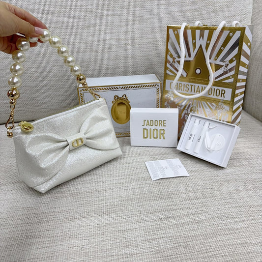 [限時預購] ️Dior Beauty 2026聖誕限定閃鑽白金包包安裝