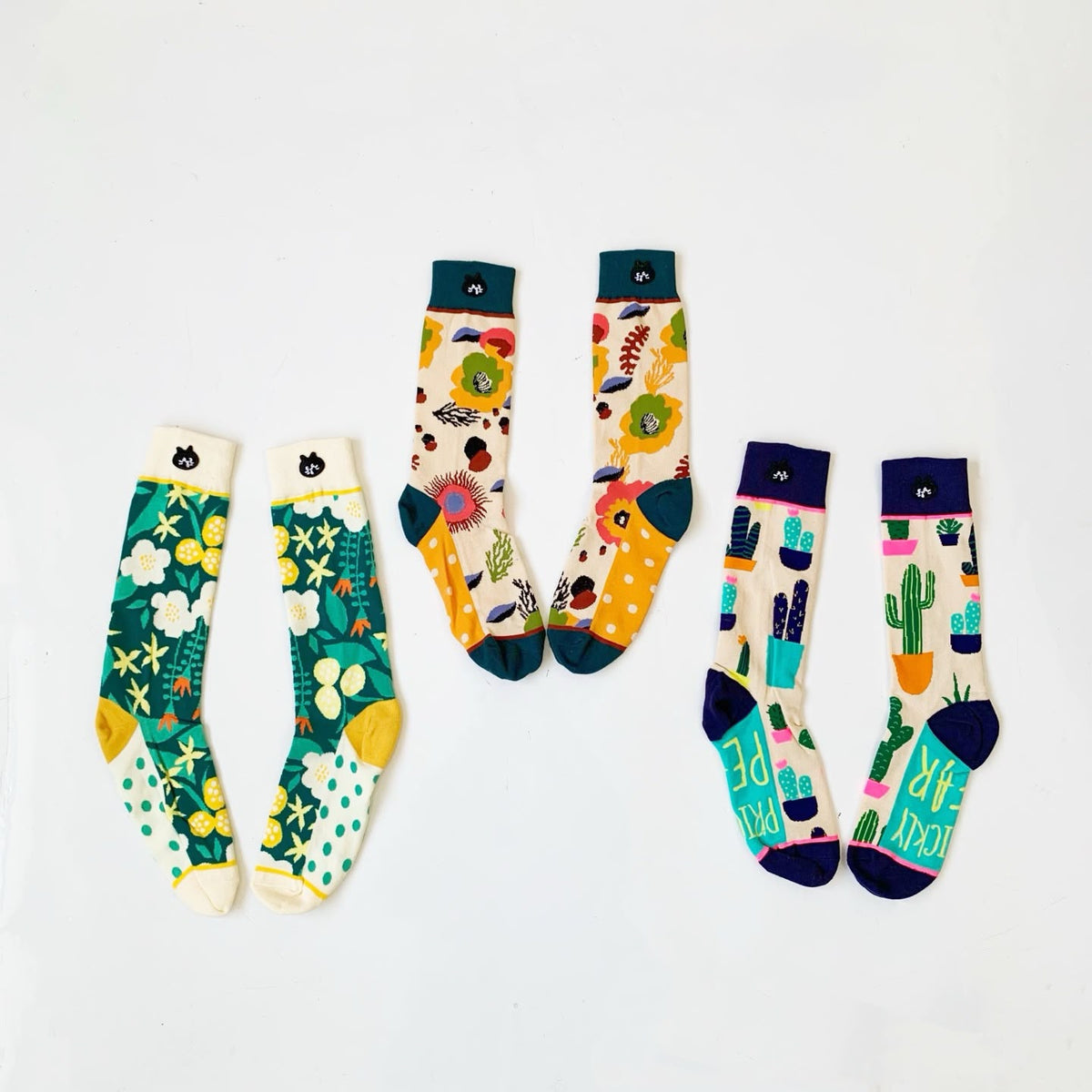 [限時預購] ️2026年秋冬新品✨驚訝貓日系可愛貓咪刺繡加厚毛圈中高筒襪子一組3對