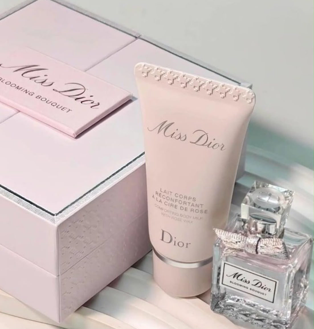 [限時預購] Miss Dior花漾甜心香水套盒 花漾甜心EDT 5ml+身體乳20ml)