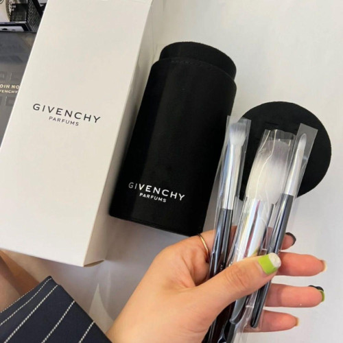 [限時預購] GIVENCHY 絲絨筒裝化妝掃3件套裝